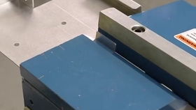 成都自動(dòng)鉆孔機(jī) 全自動(dòng)鉆孔設(shè)備 自動(dòng)激光打標(biāo) 智高自動(dòng)化