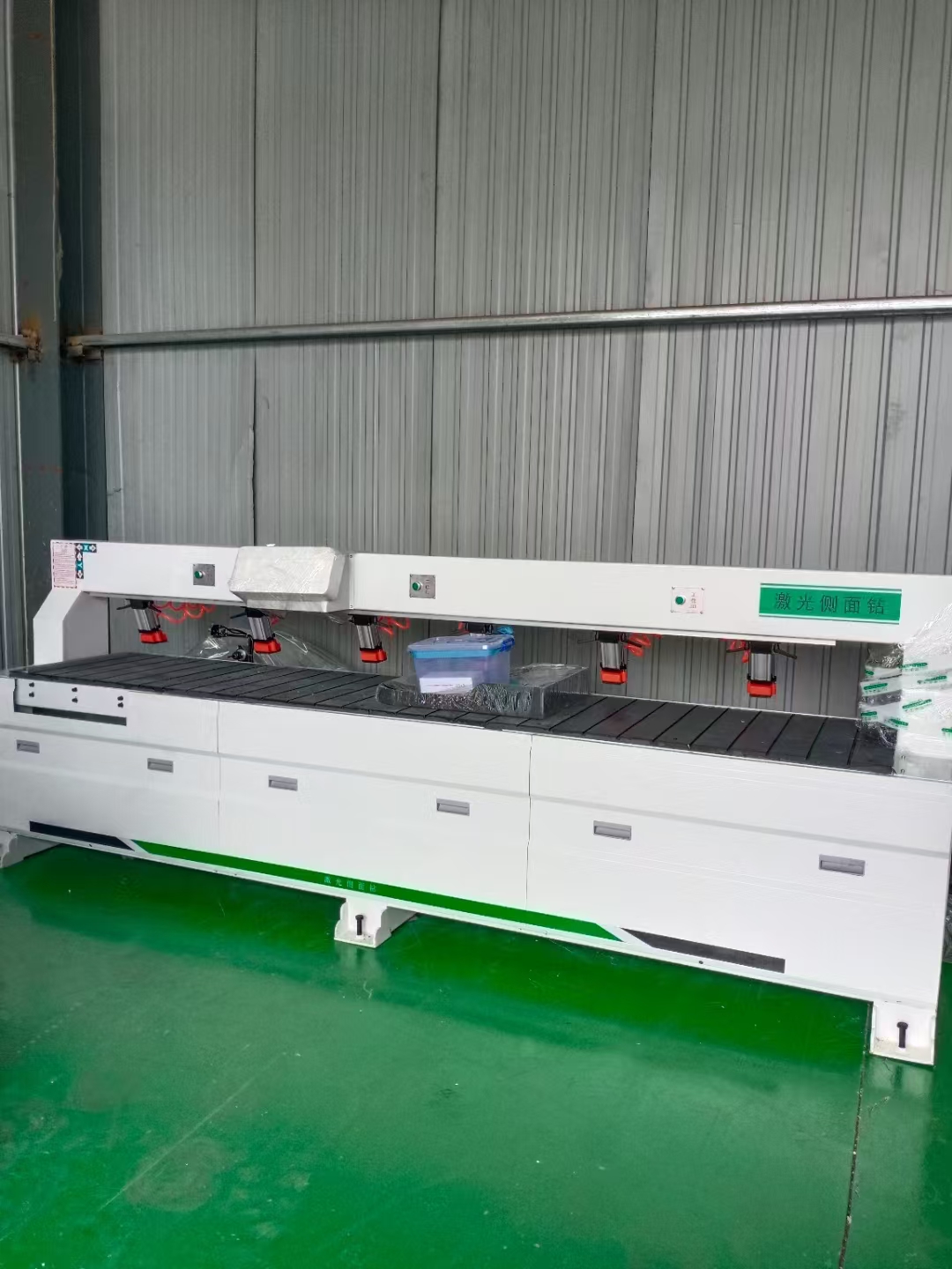 木工機械:全新高配單頭,雙頭激光側孔機